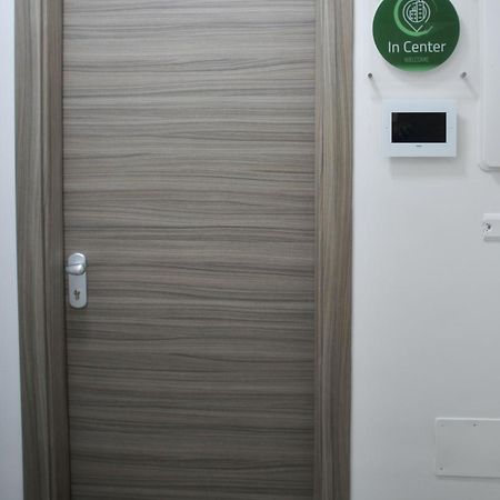 In Center Apartaments サレルノ エクステリア 写真