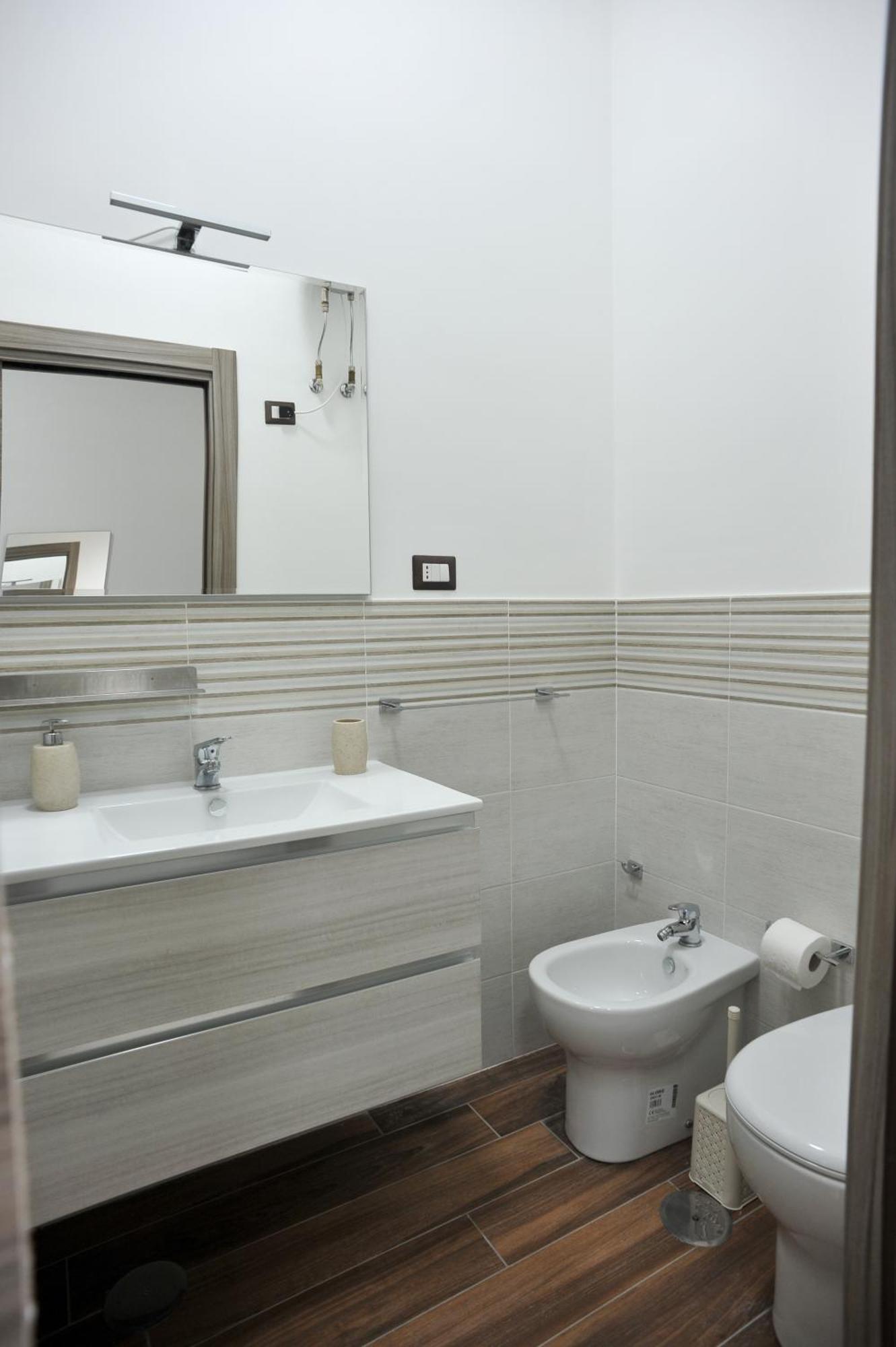 In Center Apartaments サレルノ エクステリア 写真