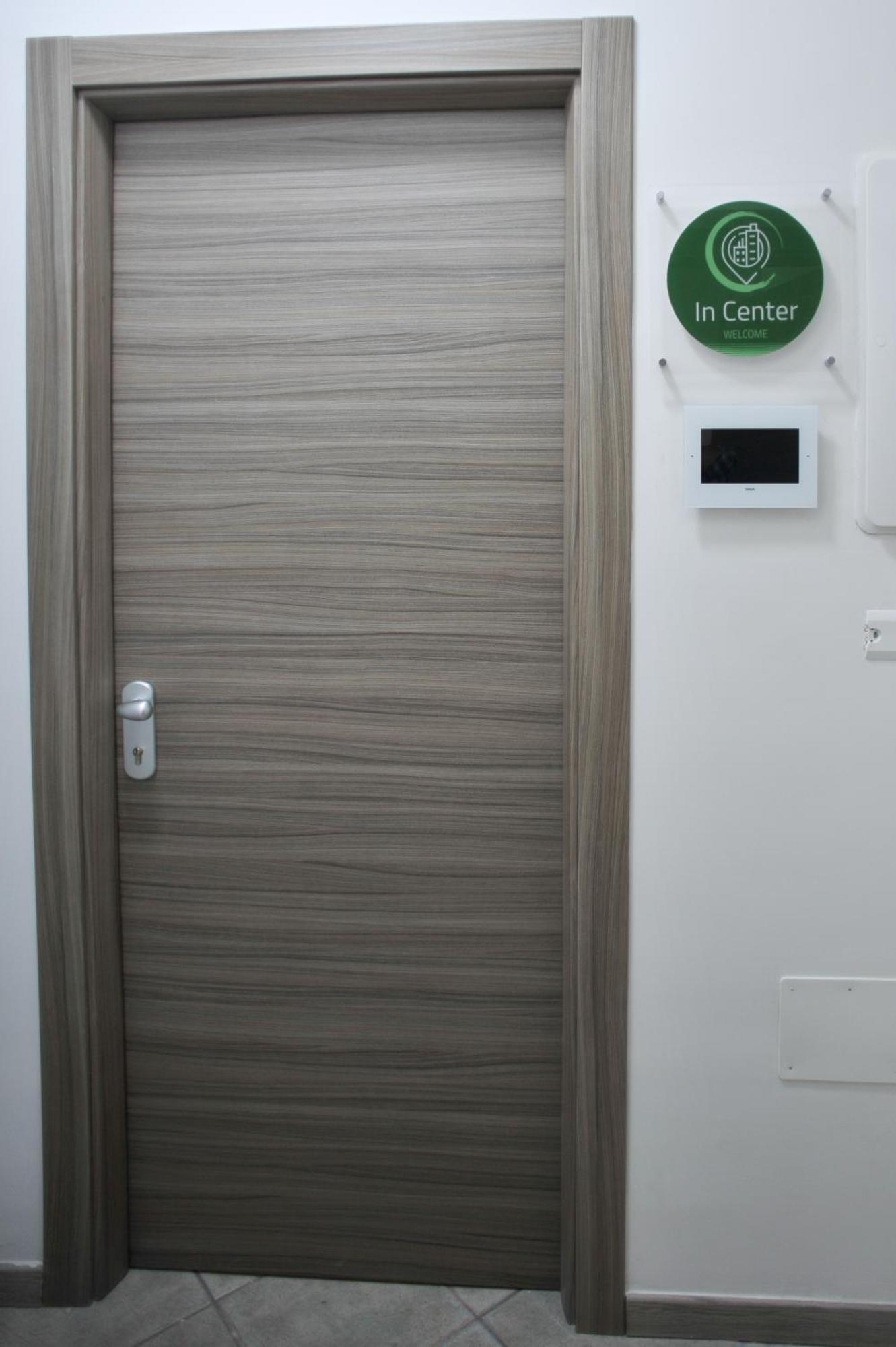 In Center Apartaments サレルノ エクステリア 写真